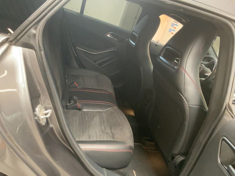Mercedes-Benz CLA-Klasse CLA 220 Shooting Brake AMG Line 2016 – снимка 19