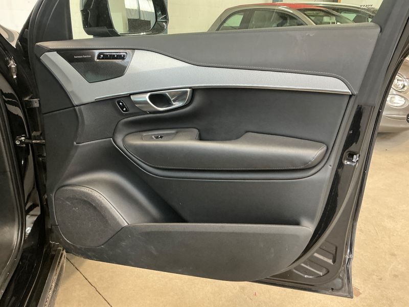 Volvo XC90 2.0 B5 Mild-Hybrid Ultimate Bright AWD 2024 – снимка 31