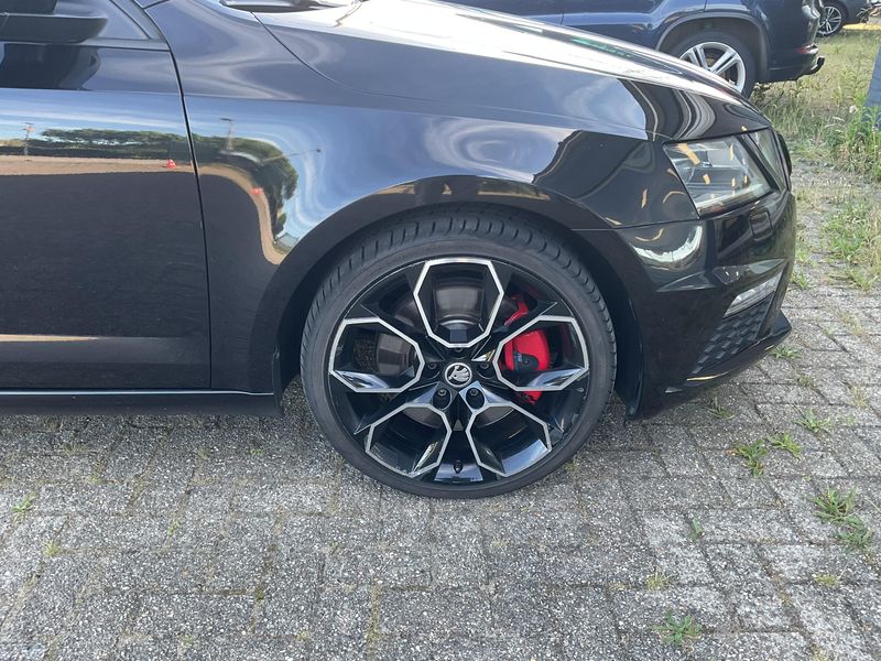 Skoda Octavia 2.0 TSI RS 245 2019 – снимка 11