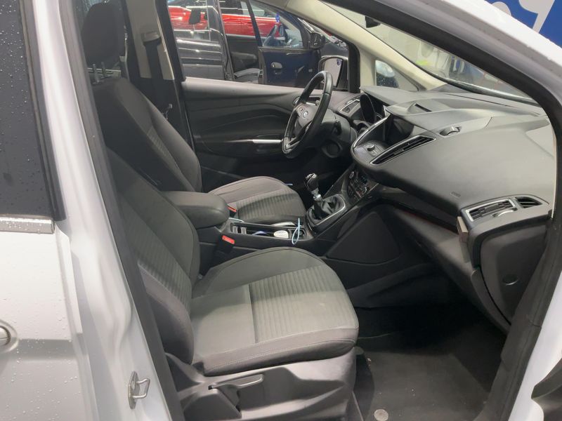 Ford Grand C-Max 1.5 EcoBoost Titanium 2016 – снимка 16