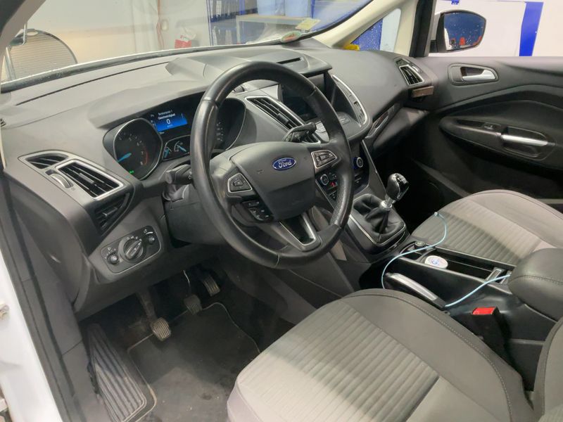 Ford Grand C-Max 1.5 EcoBoost Titanium 2016 – снимка 17