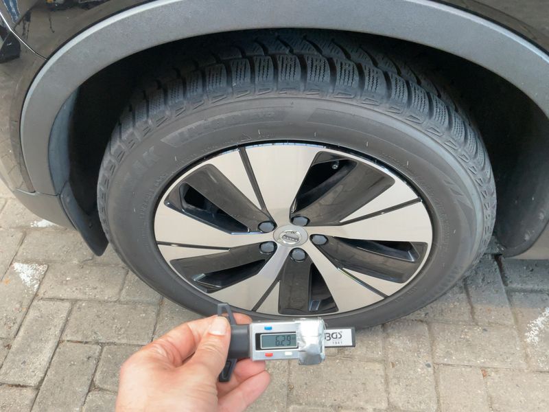Volvo XC40 1.5 T3 Momentum Pro 2WD 2019 – снимка 3