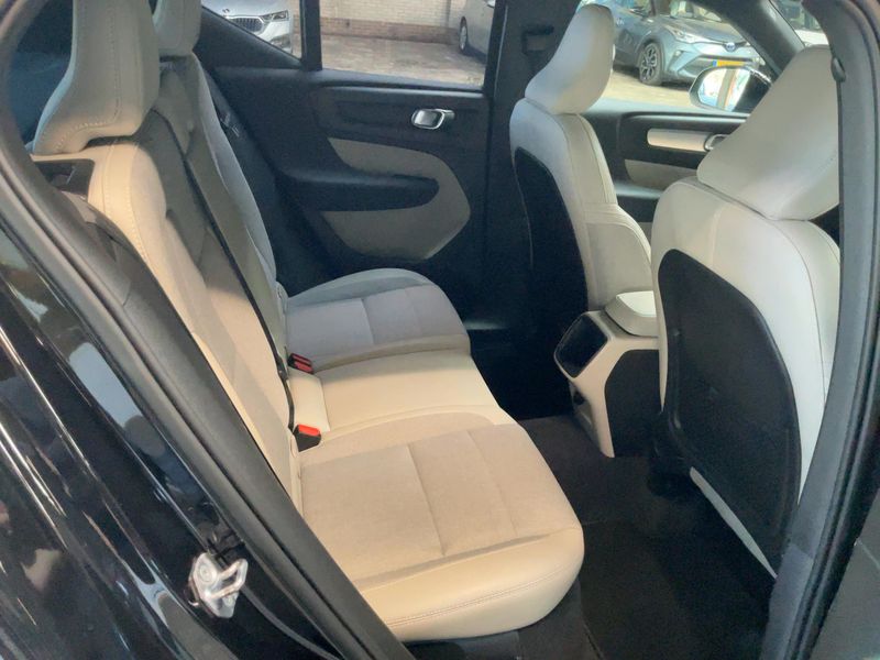 Volvo XC40 1.5 T3 Momentum Pro 2WD 2019 – снимка 19