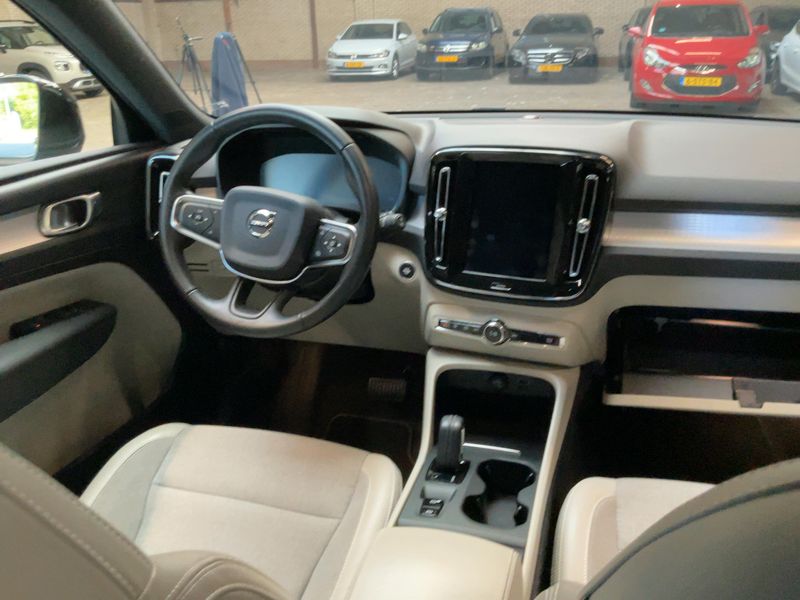 Volvo XC40 1.5 T3 Momentum Pro 2WD 2019 – снимка 17