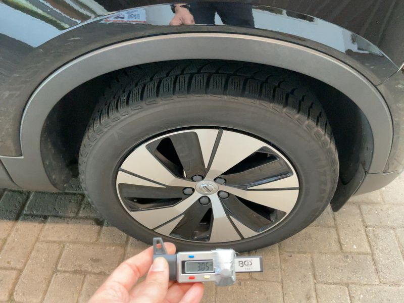 Volvo XC40 1.5 T3 Momentum Pro 2WD 2019 – снимка 11