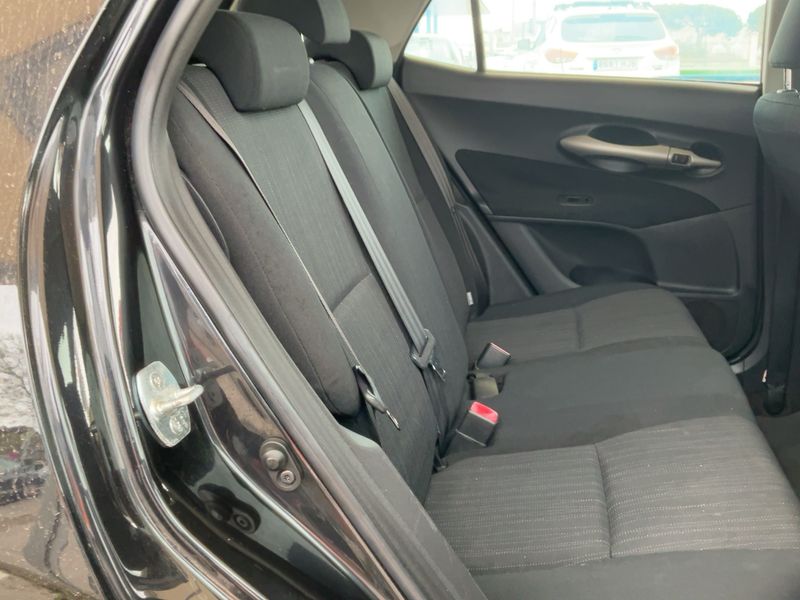 Toyota Auris 2.0 D-4D Sol 2008 – снимка 19
