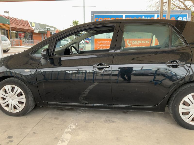 Toyota Auris 2.0 D-4D Sol 2008 – снимка 4