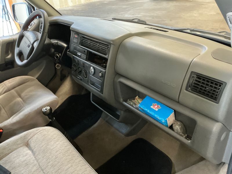 Volkswagen T4 Multivan 2.5 TDI 1997 – снимка 8