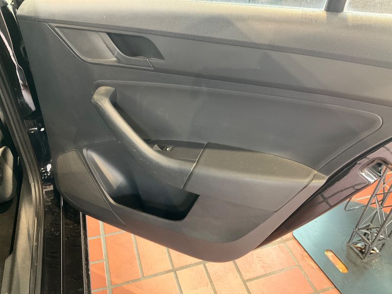 Skoda Rapid Spaceback 1.2 TSI Active 2015 – снимка 29