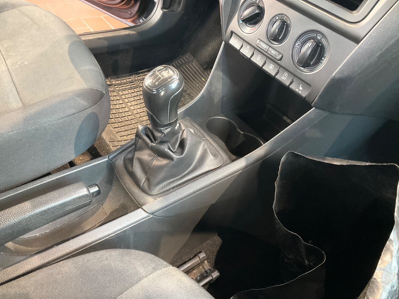 Skoda Rapid Spaceback 1.2 TSI Active 2015 – снимка 31