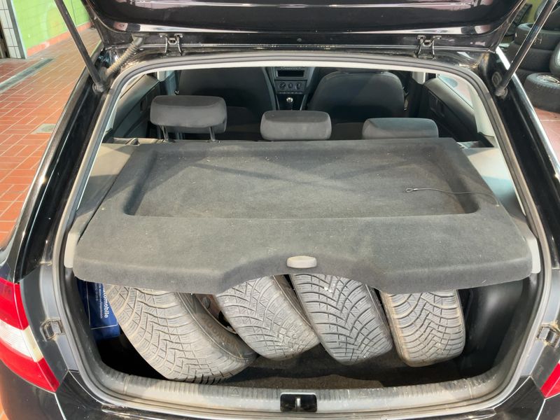 Skoda Rapid Spaceback 1.2 TSI Active 2015 – снимка 16