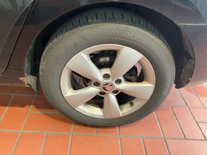 Skoda Rapid Spaceback 1.2 TSI Active 2015 – снимка 5