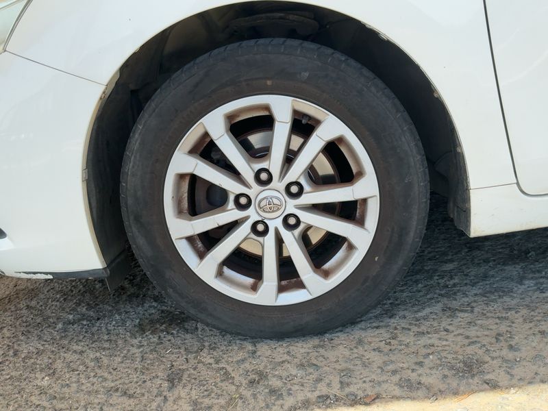 Toyota Verso 2.0 D-4D Active 2011 – снимка 3