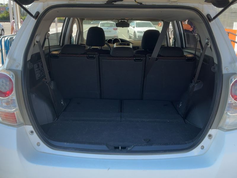 Toyota Verso 2.0 D-4D Active 2011 – снимка 15