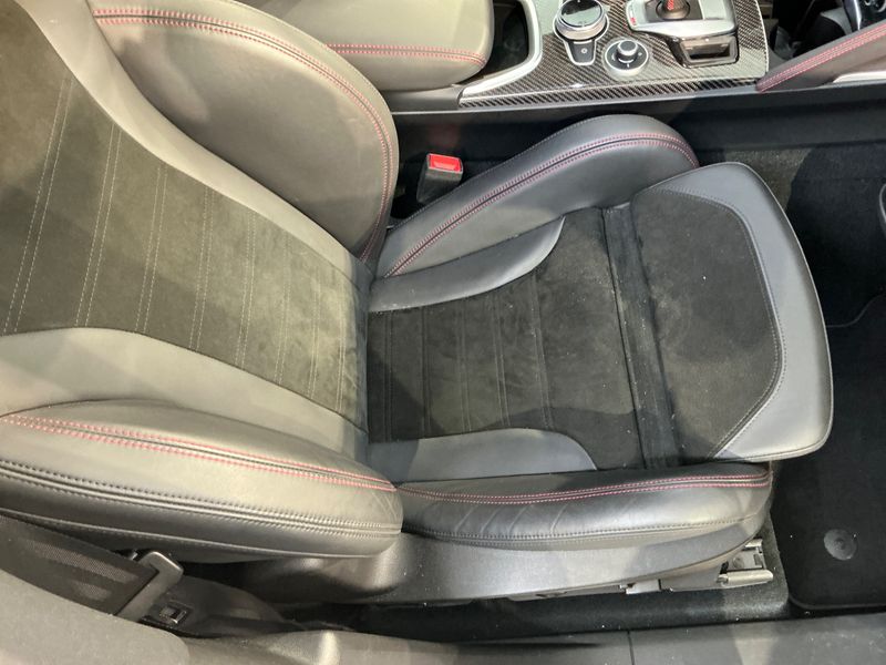Alfa Romeo Stelvio 2.0 Turbo Estrema Q4 2022 – снимка 30