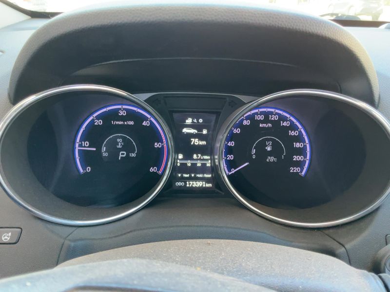 Hyundai ix35 2.0 CRDi Style AWD 2015 – снимка 19