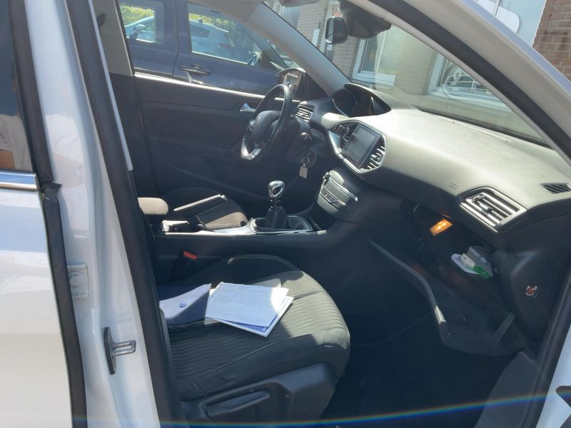 Peugeot 308 1.6 Blue-HDi Business-Line 2014 – снимка 16