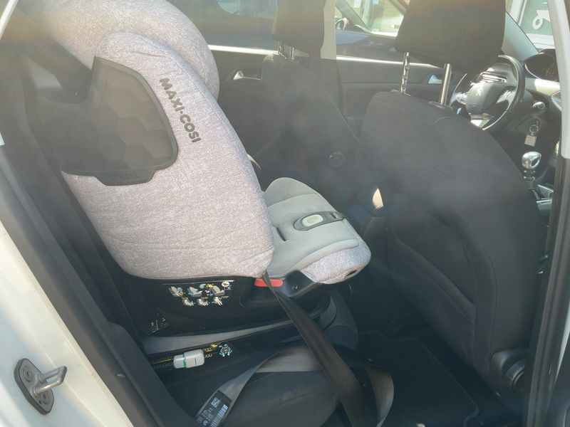 Peugeot 308 1.6 Blue-HDi Business-Line 2014 – снимка 19