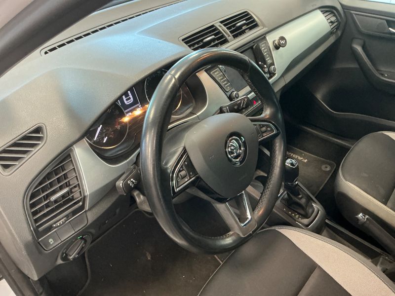 Skoda Fabia 1.4 TDI Ambition 2015 – снимка на щета