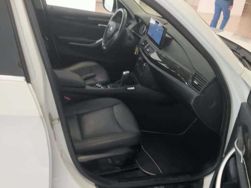 BMW X1 xDrive 20d Luxe 2011 – снимка 16