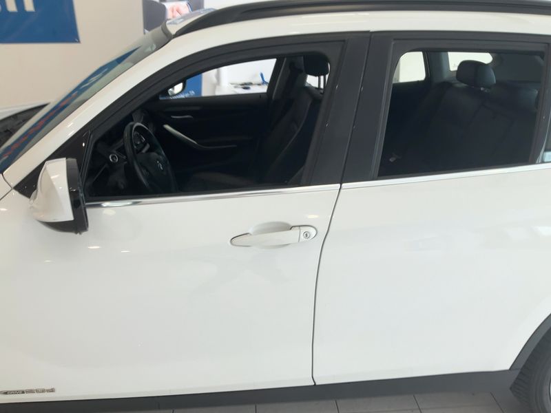 BMW X1 xDrive 20d Luxe 2011 – снимка 4