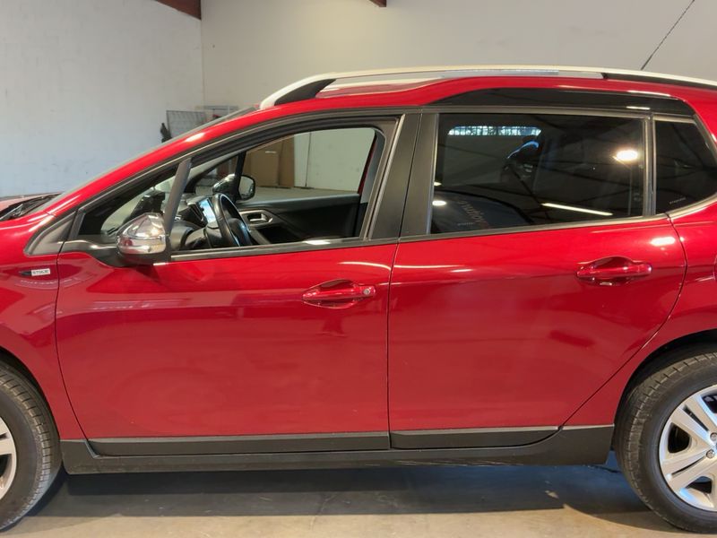 Peugeot 2008 1.2 PureTech Style 2017 – снимка 4