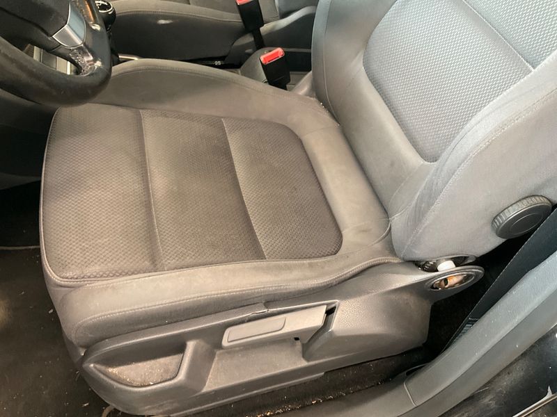 Volkswagen Golf V Plus 2.0 TDI Sportline 2009 – снимка 28