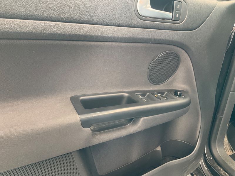 Volkswagen Golf V Plus 2.0 TDI Sportline 2009 – снимка 27