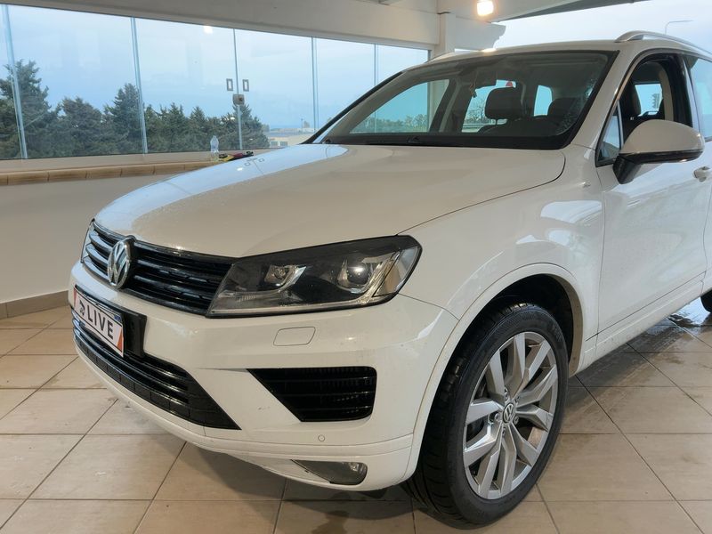 Volkswagen Touareg 3.0 V6 TDI Terrain Tech BlueMotion Tech 2015 – снимка 2