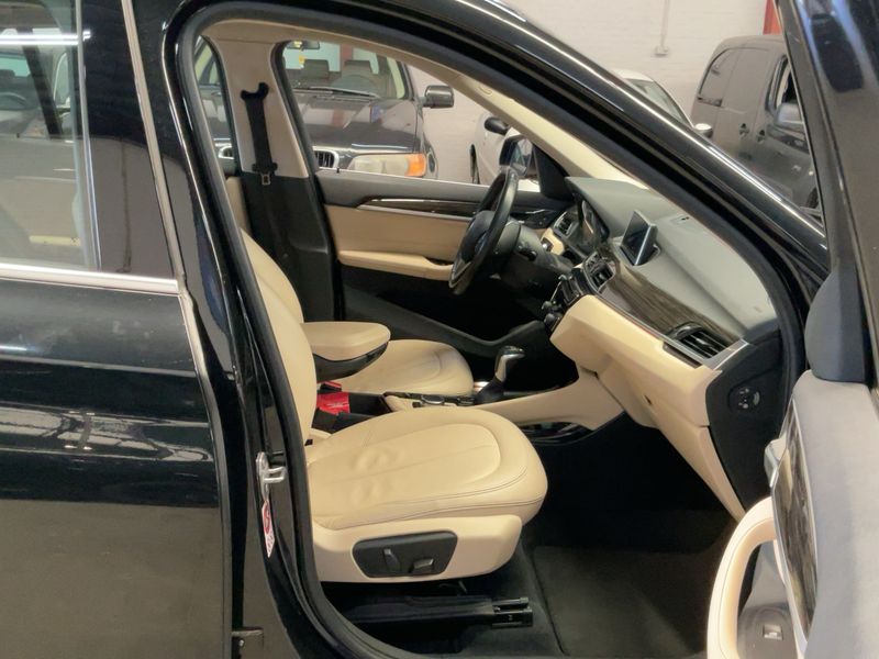 BMW X1 sDrive 20i xLine 2016 – снимка 16