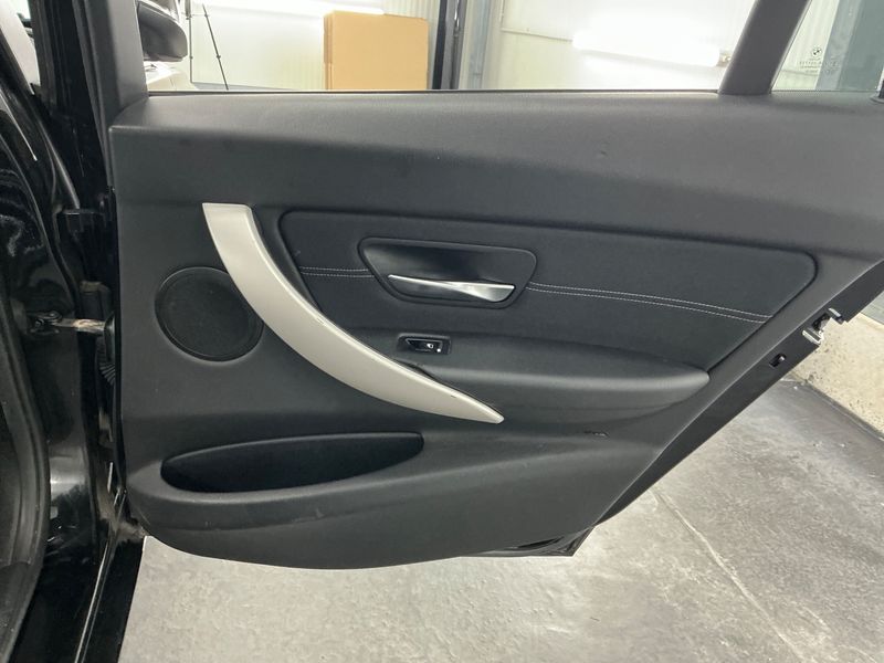 BMW 3er 320d 2018 – снимка 25