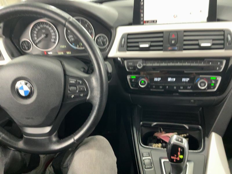 BMW 3er 320d 2018 – снимка 18
