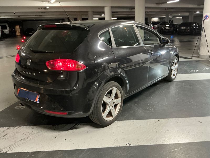 Seat Leon 1.9 TDI Sport 2009 – снимка 2
