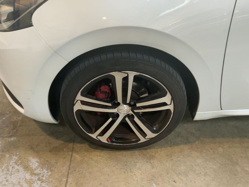 Peugeot 208 1.2 e-THP GT Line 2016 – снимка 3