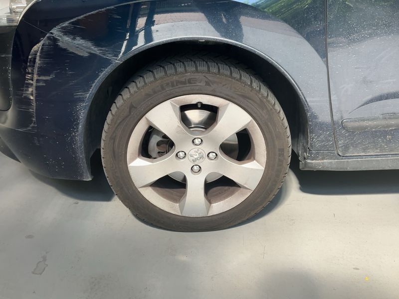 Peugeot 3008 2.0 HDi Premium 2011 – снимка 3