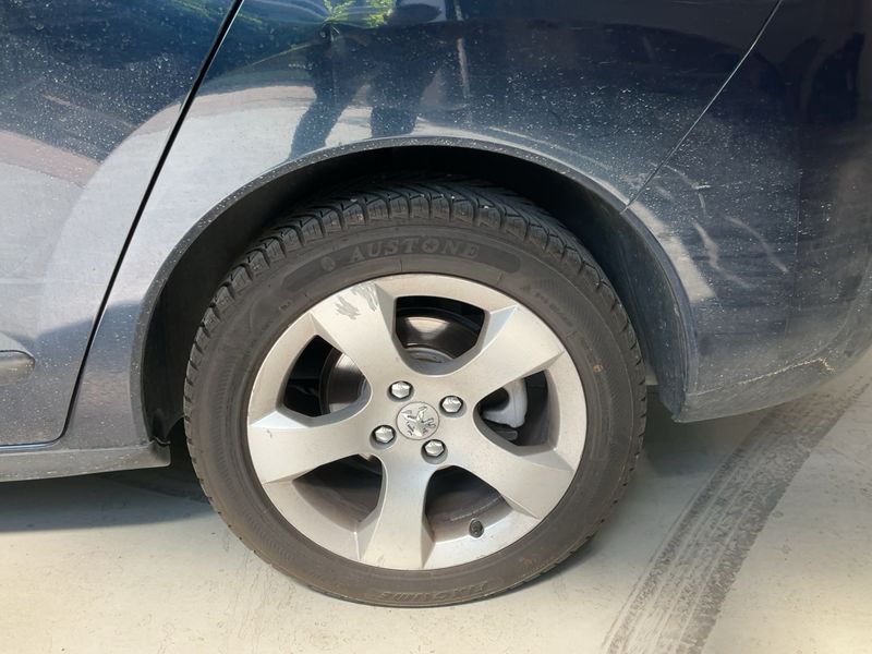Peugeot 3008 2.0 HDi Premium 2011 – снимка 5