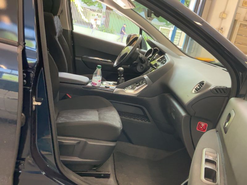 Peugeot 3008 2.0 HDi Premium 2011 – снимка 16
