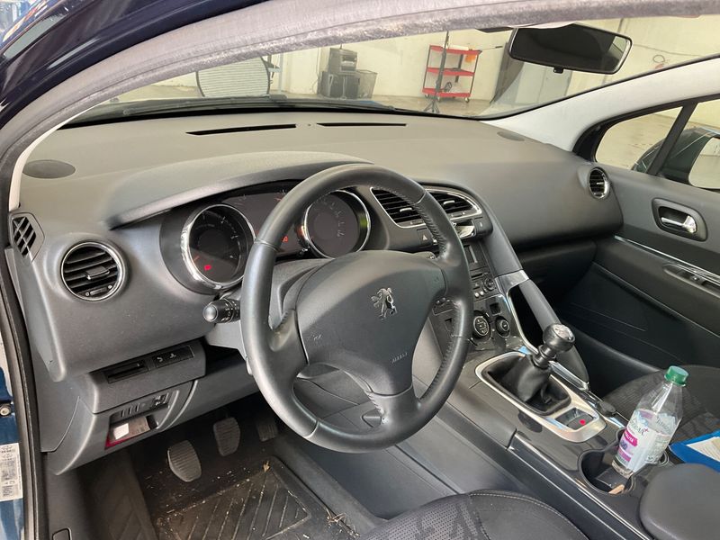 Peugeot 3008 2.0 HDi Premium 2011 – снимка 26