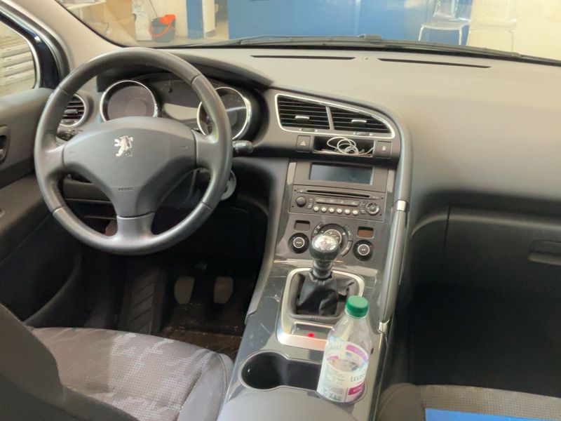 Peugeot 3008 2.0 HDi Premium 2011 – снимка 17