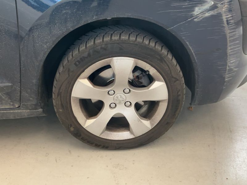 Peugeot 3008 2.0 HDi Premium 2011 – снимка 11
