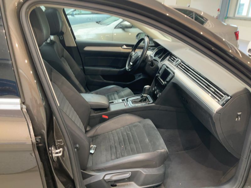 Volkswagen Passat 2.0 TDI Highline BlueMotion Tech 2016 – снимка 17