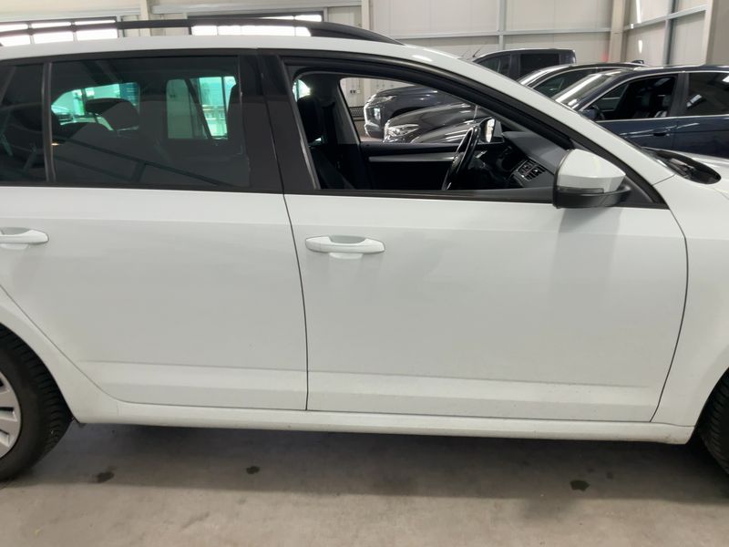 Skoda Octavia 2.0 TDI Ambition 2017 – снимка 10