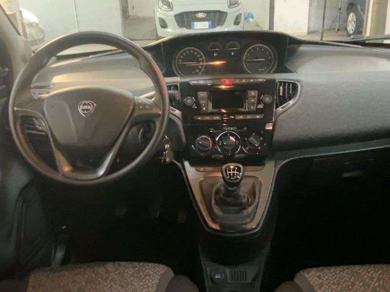 Lancia Ypsilon 1.0 Mild-Hybrid Silver 2021 – снимка 17