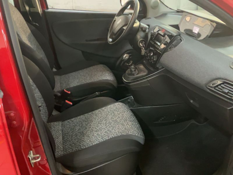 Lancia Ypsilon 1.0 Mild-Hybrid Silver 2021 – снимка 16