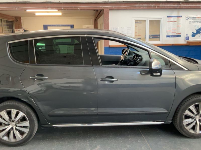Peugeot 3008 1.6 Blue-HDi Allure 2016 – снимка 10