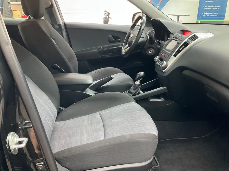 Kia cee'd 1.4 Edition 7 2012 – снимка 3