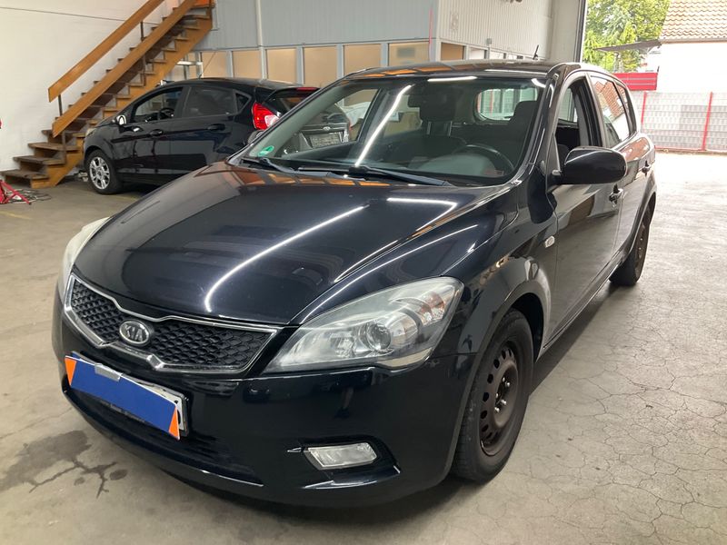 Kia cee'd 1.4 Edition 7 2012 – снимка 1