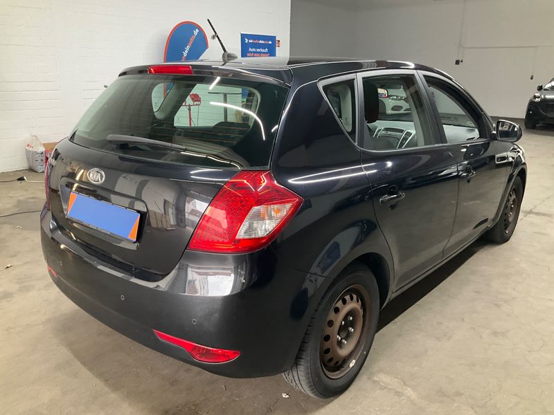 Kia cee'd 1.4 Edition 7 2012 – снимка 2