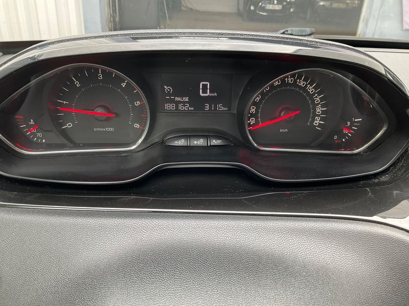 Peugeot 208 1.6 HDi Style 2015 – снимка 4