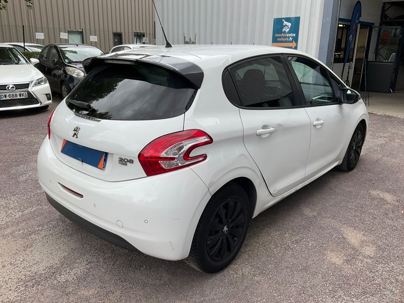 Peugeot 208 1.6 HDi Style 2015 – снимка 2